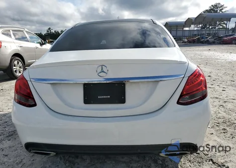 2017 Mercedes-Benz C 300 из США, поврежденный, VIN 55SWF4JB2HU218033